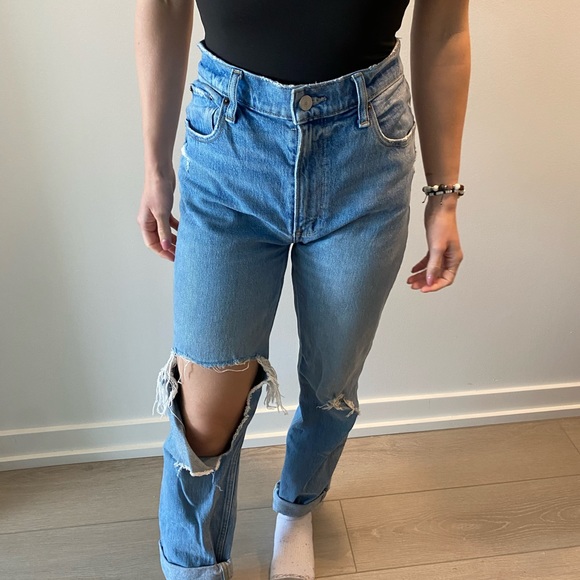 Abercrombie - 90s Straught Ultra Highrise Jeans with rips - Picture 1 of 3